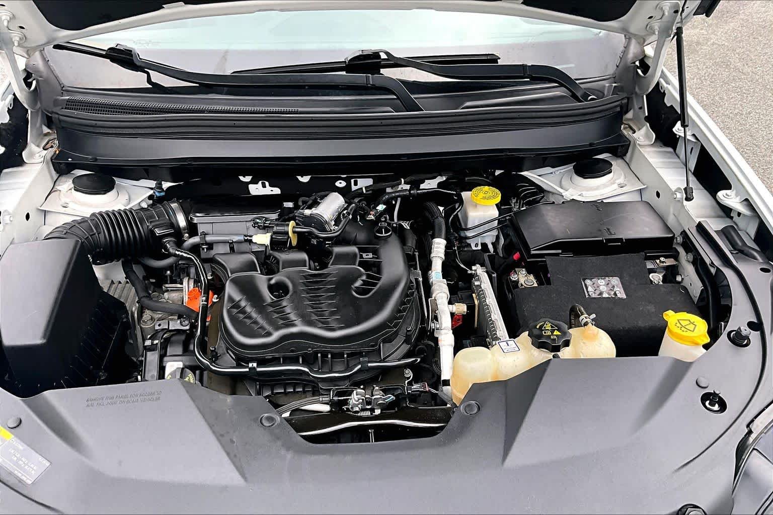Used 2019 Bright White Clearcoat Jeep Limited image 31