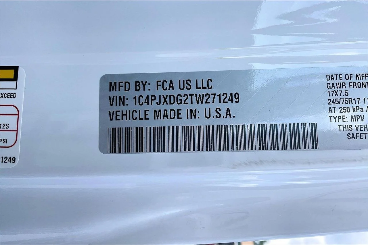 New 2026 Bright White Clear-Coat Exterior Paint Jeep Sport S image 33