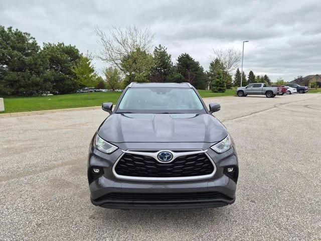Used 2022 Gray Toyota XLE image 2