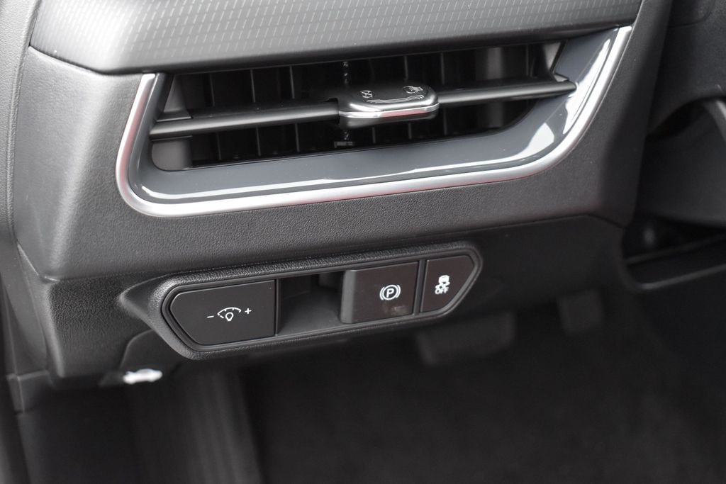 New 2026 Snow White Pearl Kia GT-Line image 7