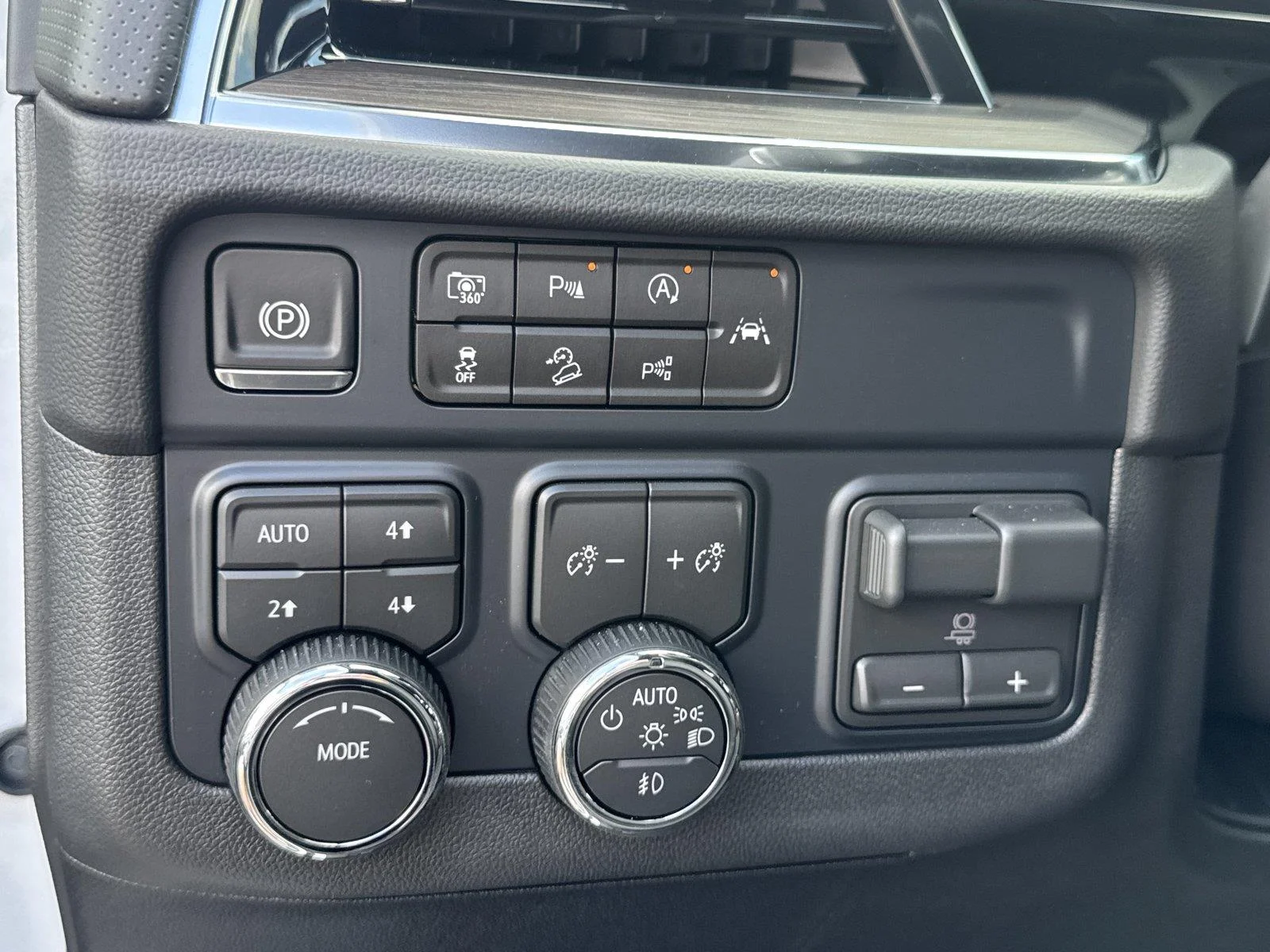 Used 2026 Polar White Tricoat Chevrolet Premier image 20