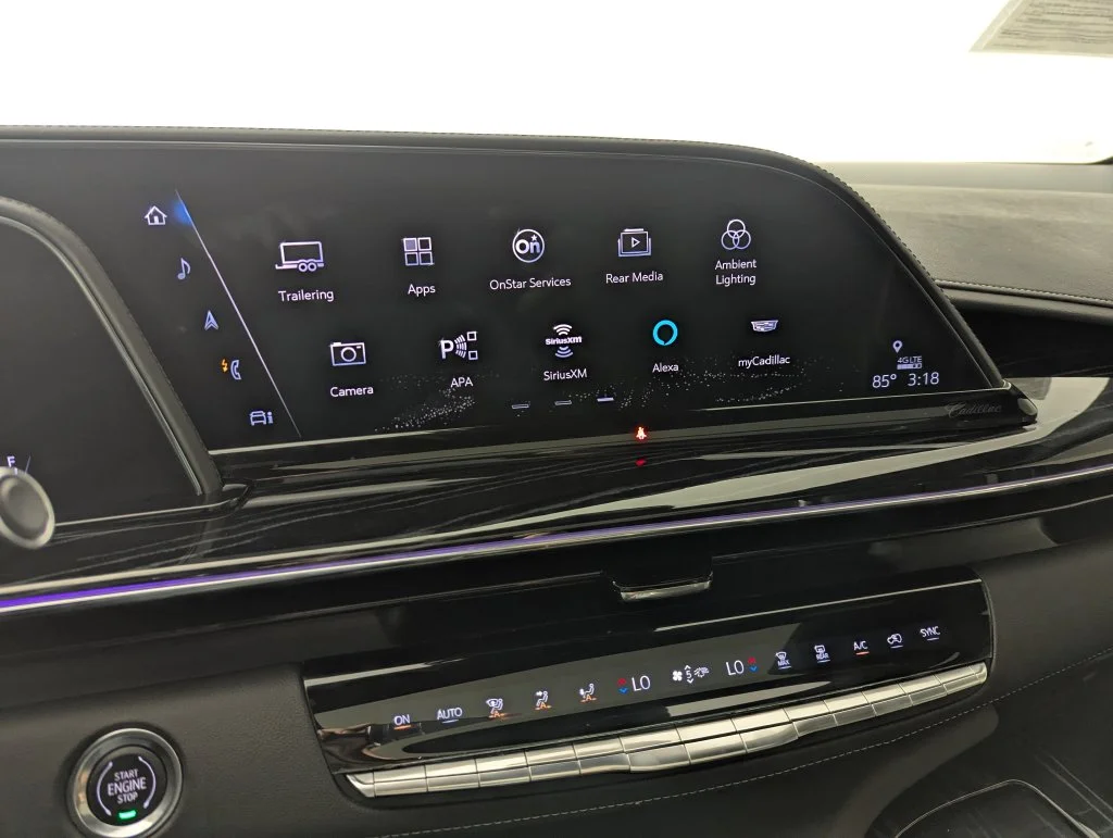 Used 2021 White Cadillac Sport image 11