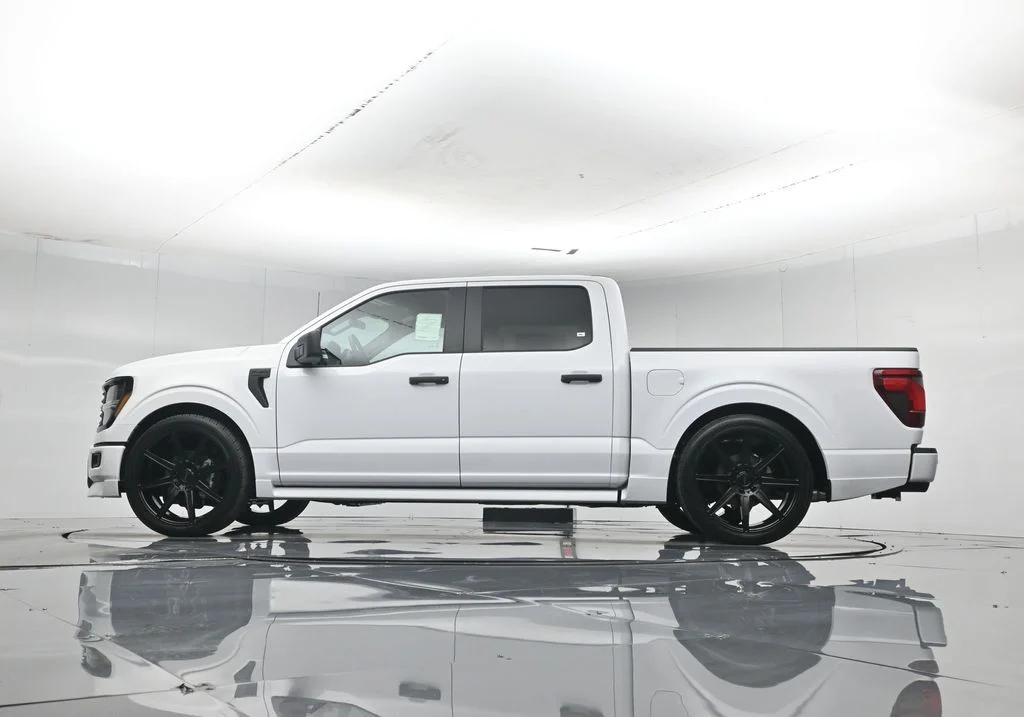 New 2026 Oxford White Ford STX image 7