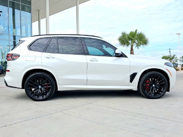 Used 2026 White BMW sDrive40i image 8