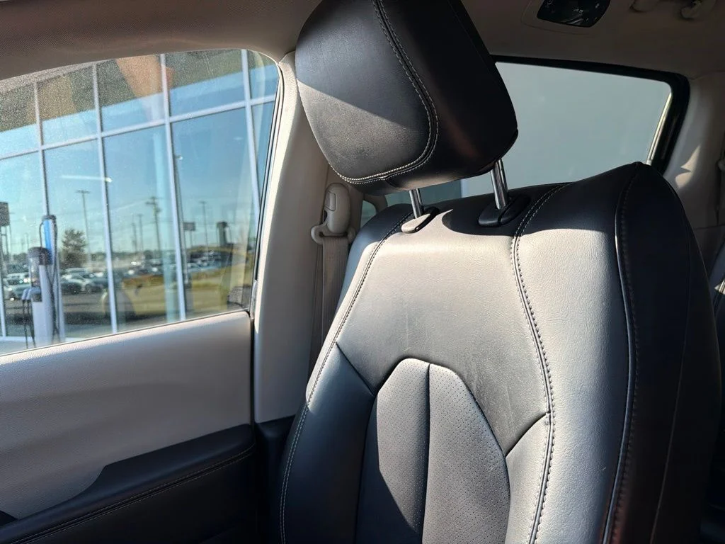 Used 2023 Black Chrysler Touring L image 24