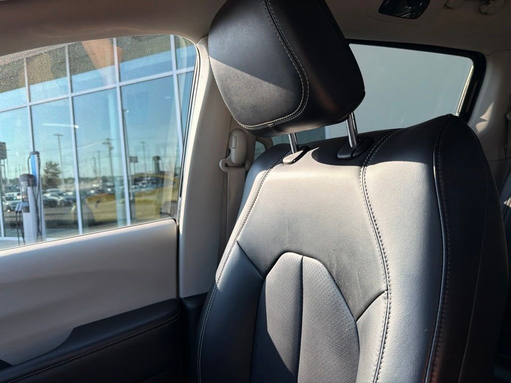 Used 2023 Black Chrysler Touring L image 24