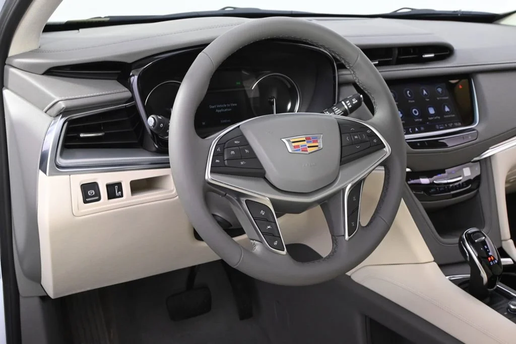 New 2025 Crystal White Tricoat Cadillac Premium Luxury image 11