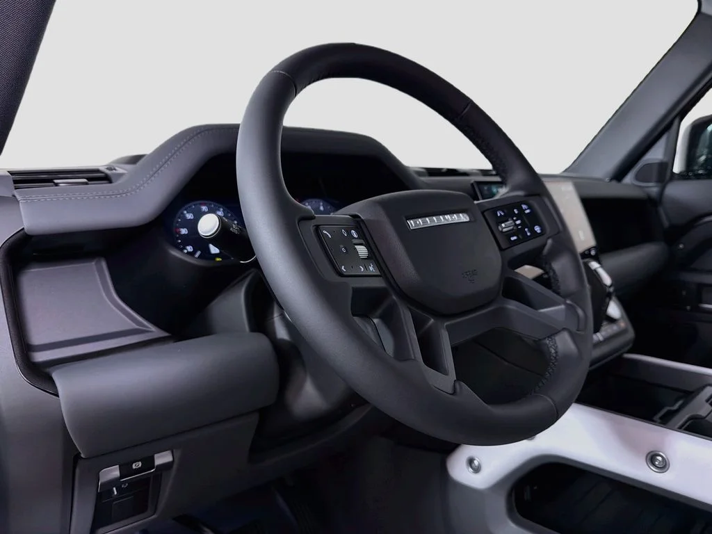 New 2026 Carpathian Grey Land Rover X-Dynamic SE image 9