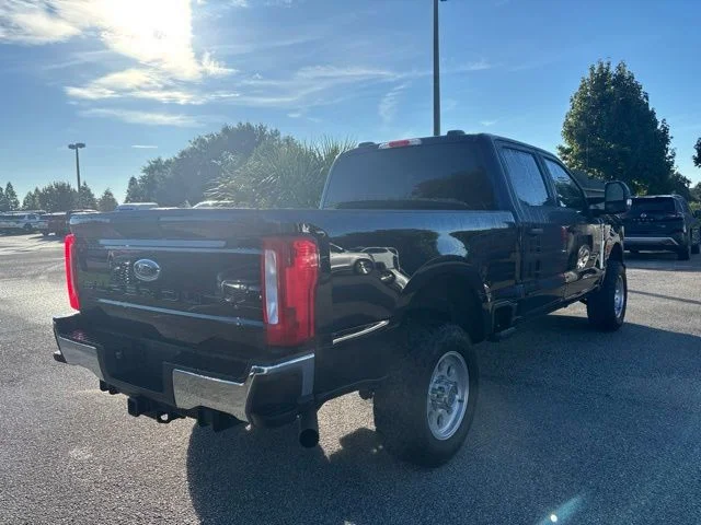 Used 2023 Blue Ford XLT image 5
