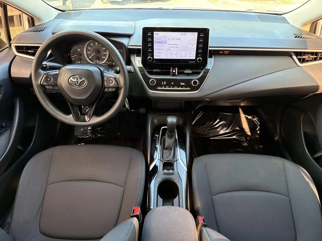 Used 2021 White Toyota LE image 19