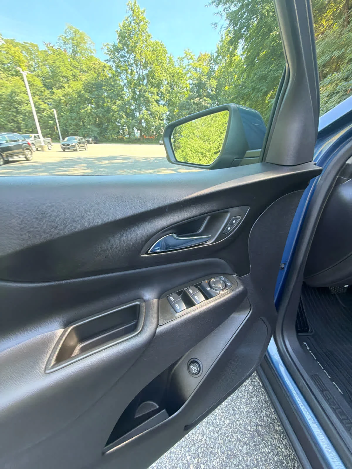 Used 2024 Lakeshore Blue Metallic Chevrolet LT image 17