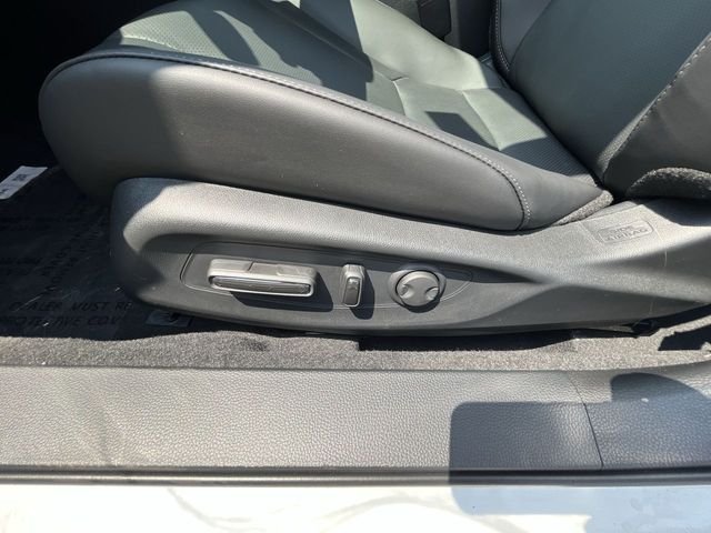 Used 2024 Platinum White Honda Touring image 20