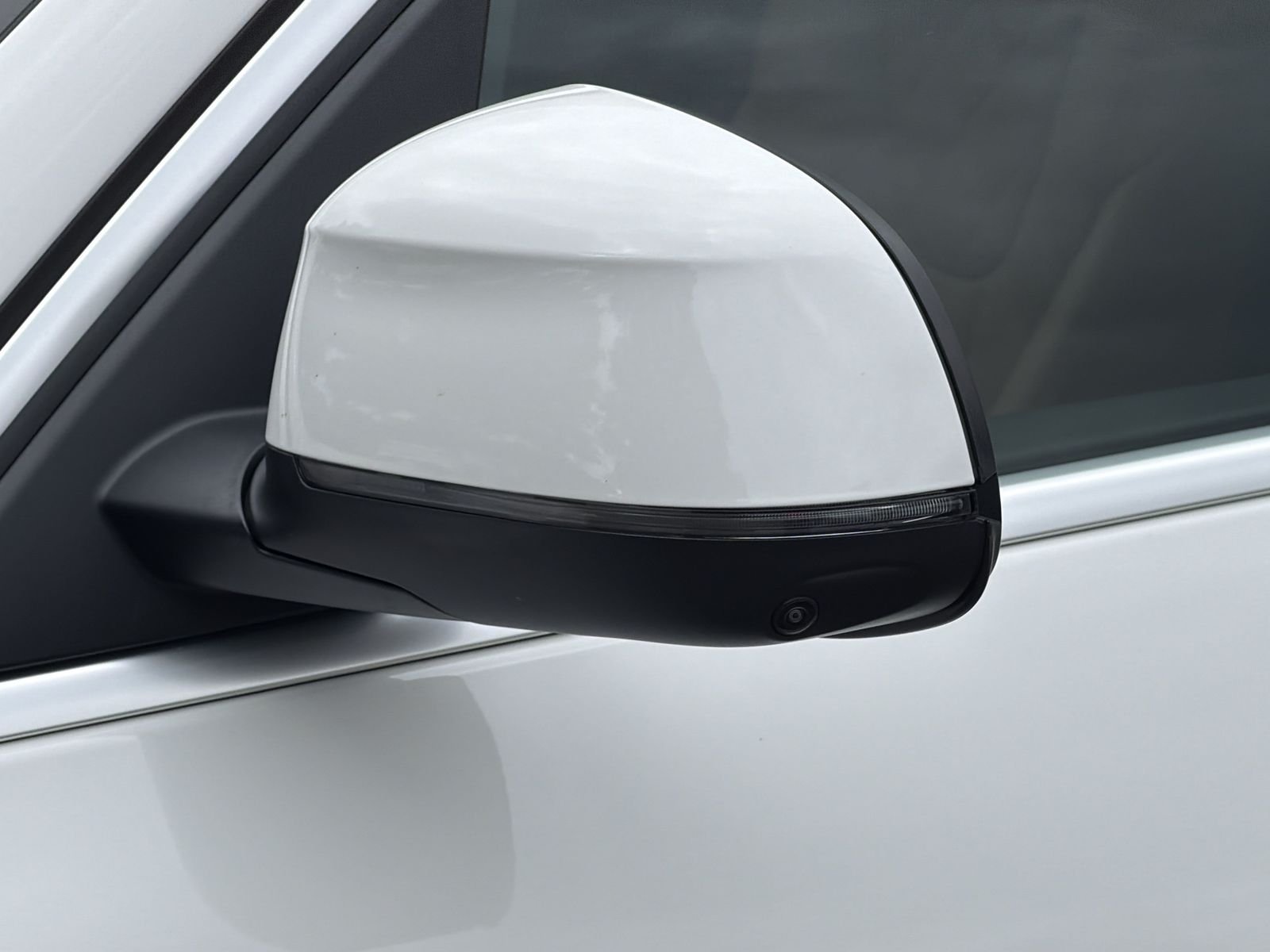 Used 2026 White BMW xDrive40i image 42