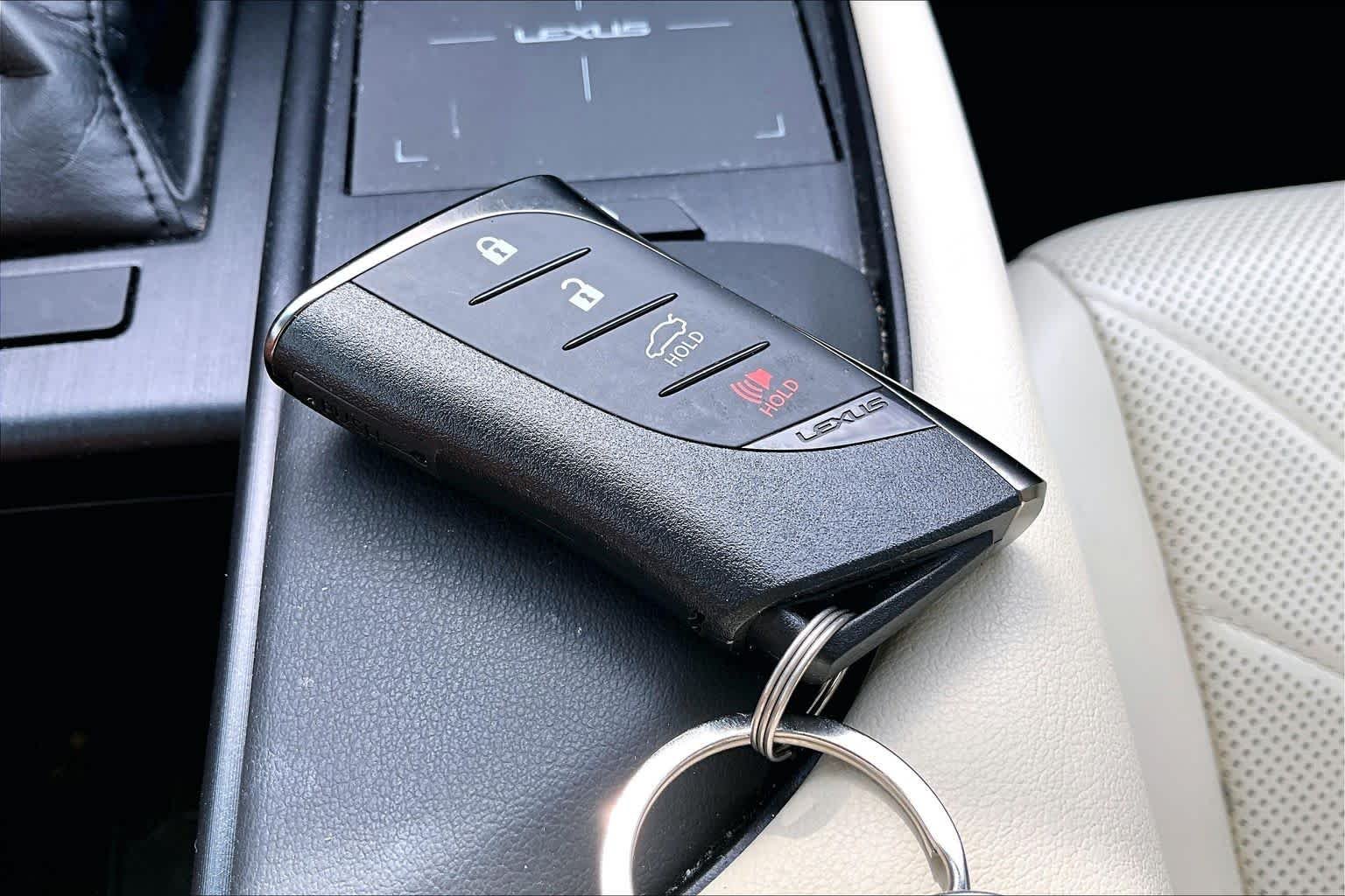 Used 2022 Moonbeam Beige Metallic Lexus Ultra Luxury image 15