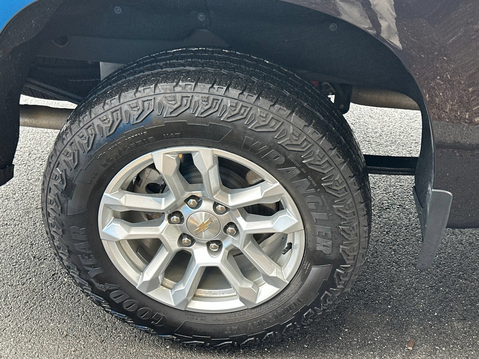 Used 2023 Dark Ash Metallic Chevrolet LT with Z71 Off-Road & Protection Package - Convenience Package - Remote Start - Trailering Package image 12