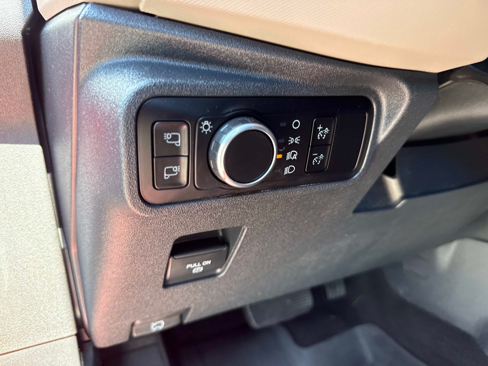 Used 2023 Race Red Ford Wildtrak image 19