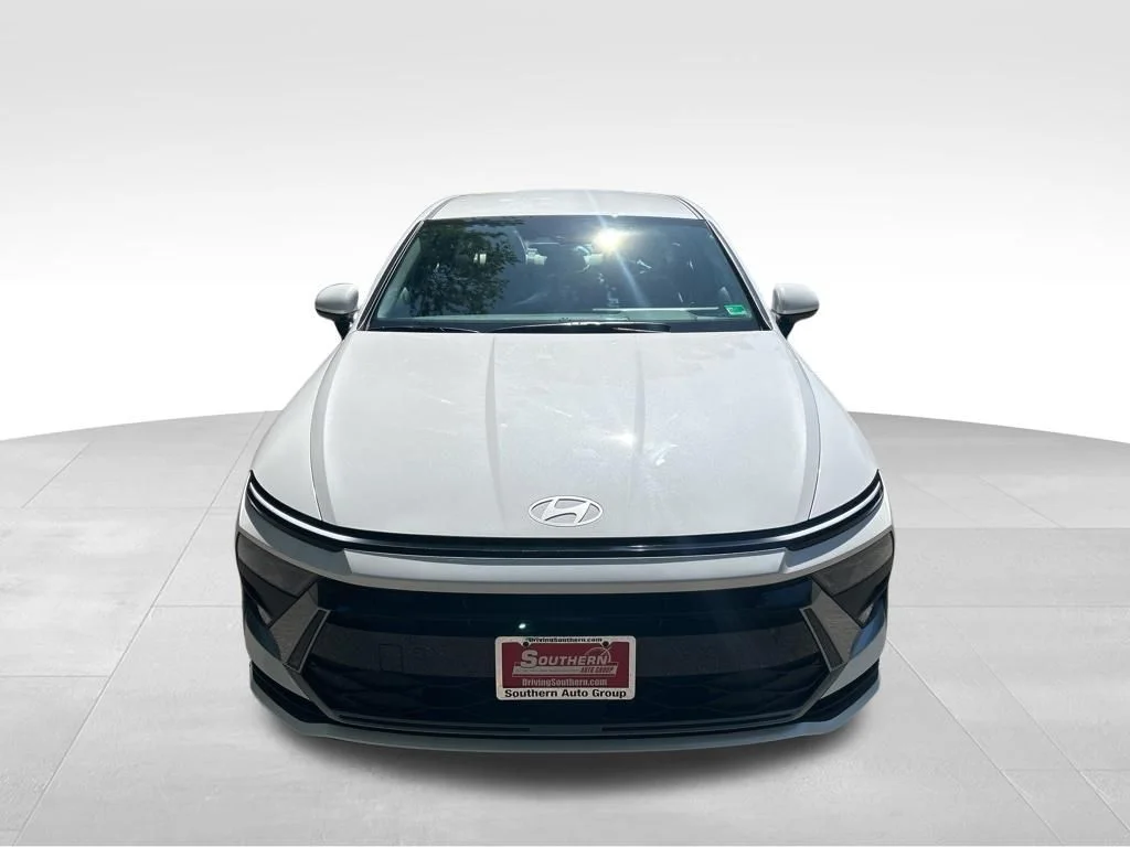 Used 2026 White Hyundai Blue image 10