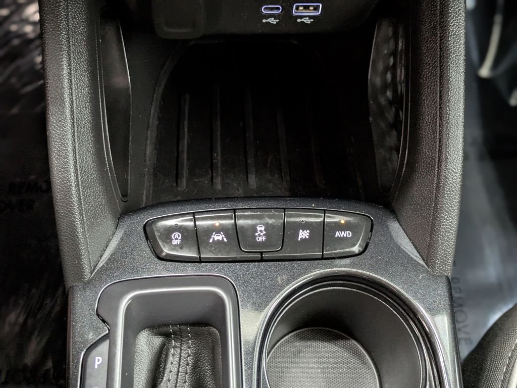 Used 2025 White Chevrolet LT image 8