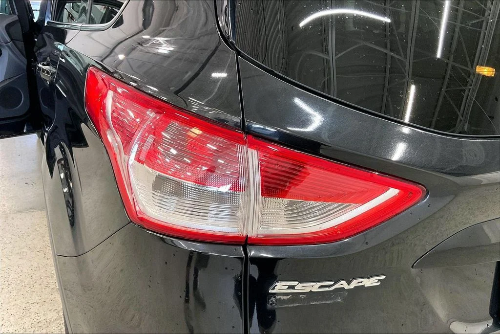 Used 2014 Black Ford SE image 30