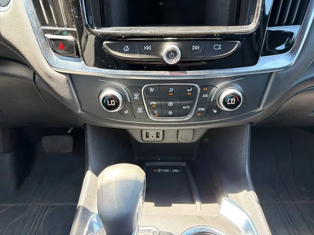Used 2023 Sterling Gray Metallic Chevrolet LT Cloth image 33