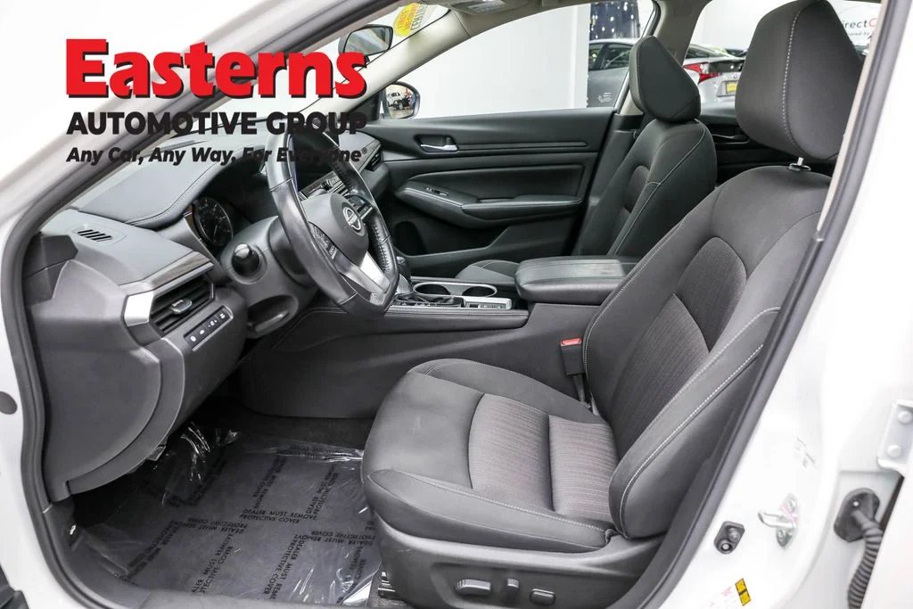 Used 2024 White Nissan 2.5 SV image 14