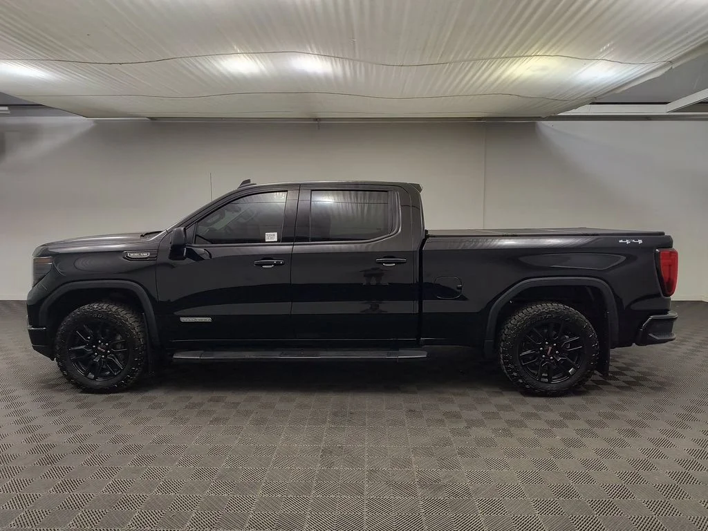 Used 2023 Onyx Black GMC Elevation w/3SB image 2