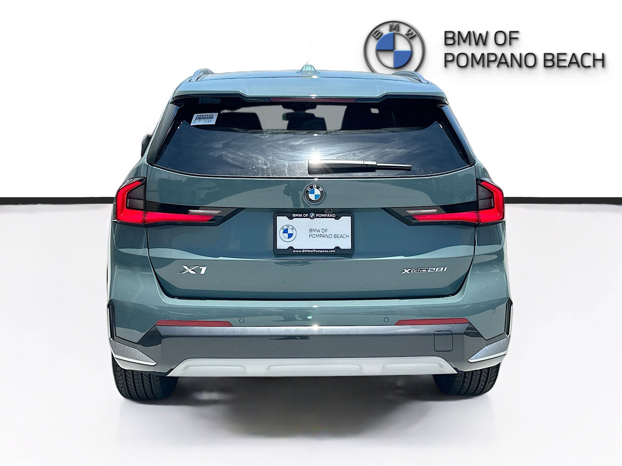 New 2026 Cape York Green Metallic BMW xDrive28i image 5