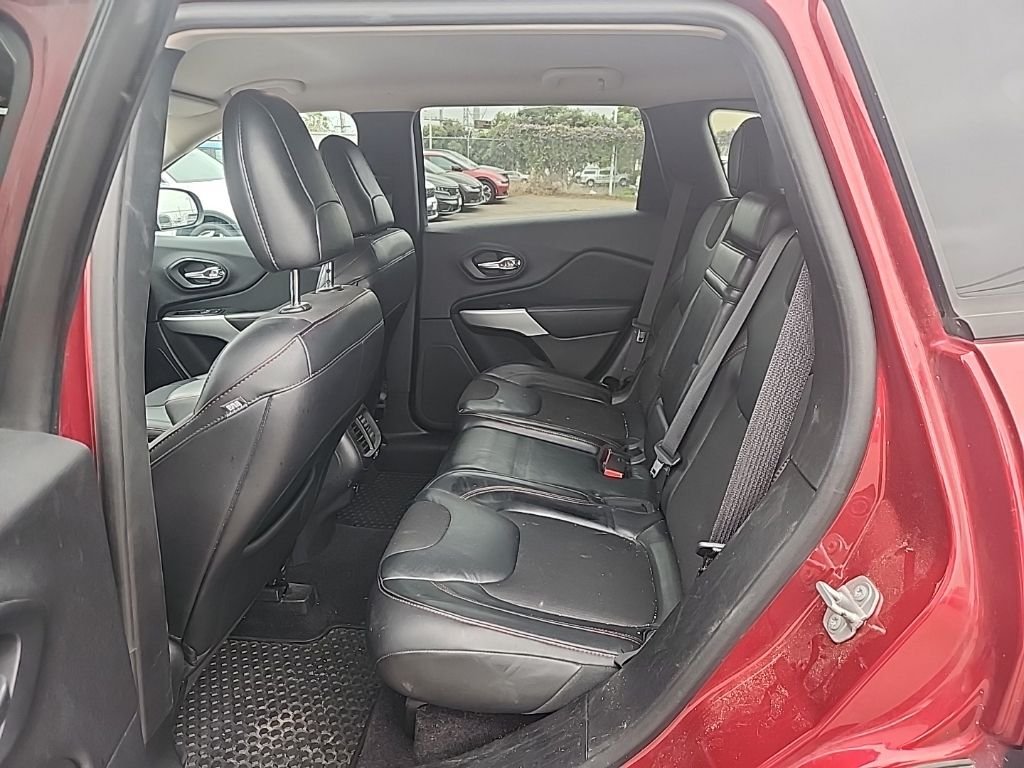 Used 2017 Red Jeep Trailhawk image 19