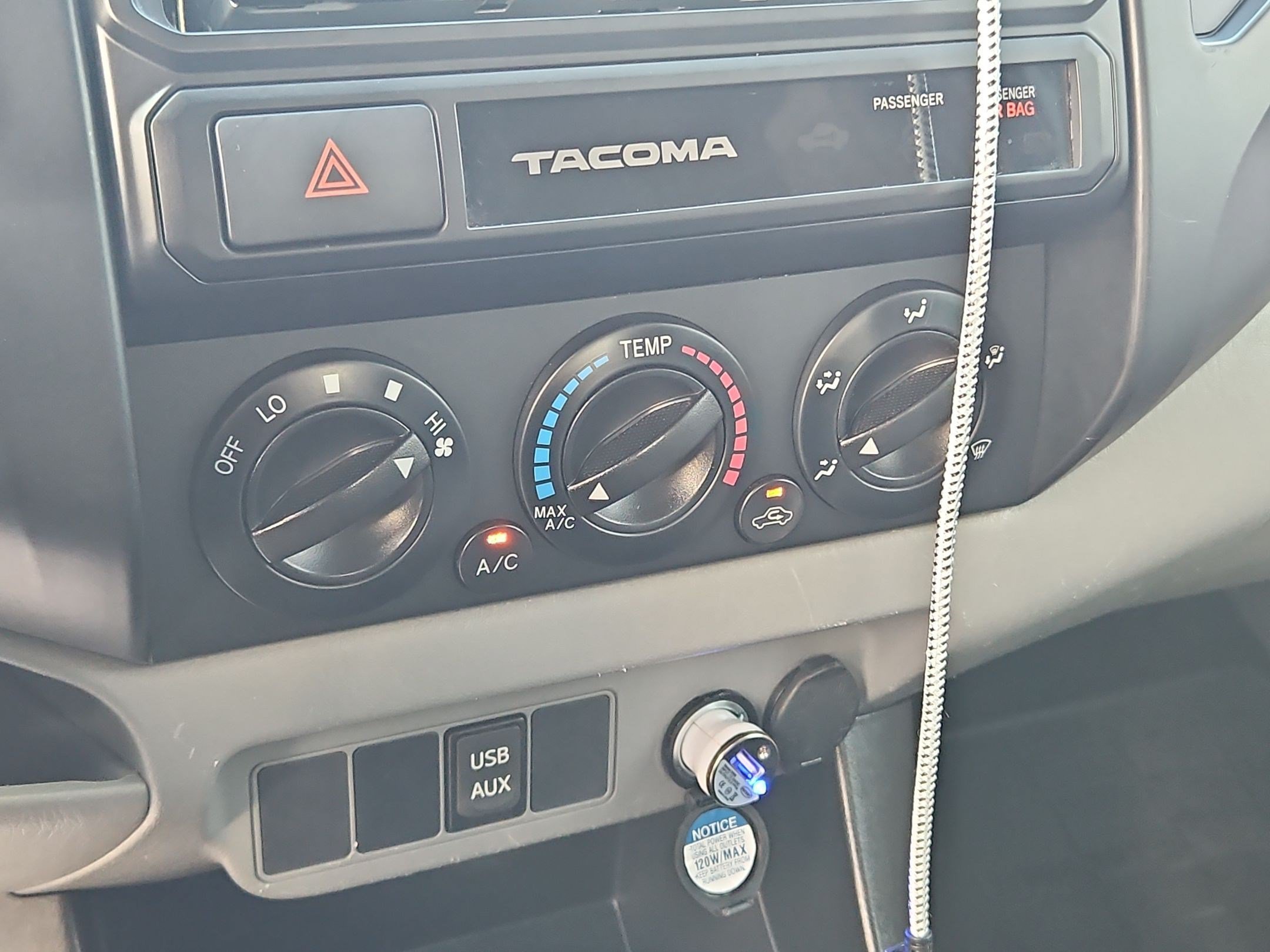 Used 2015 White Toyota BASE image 18