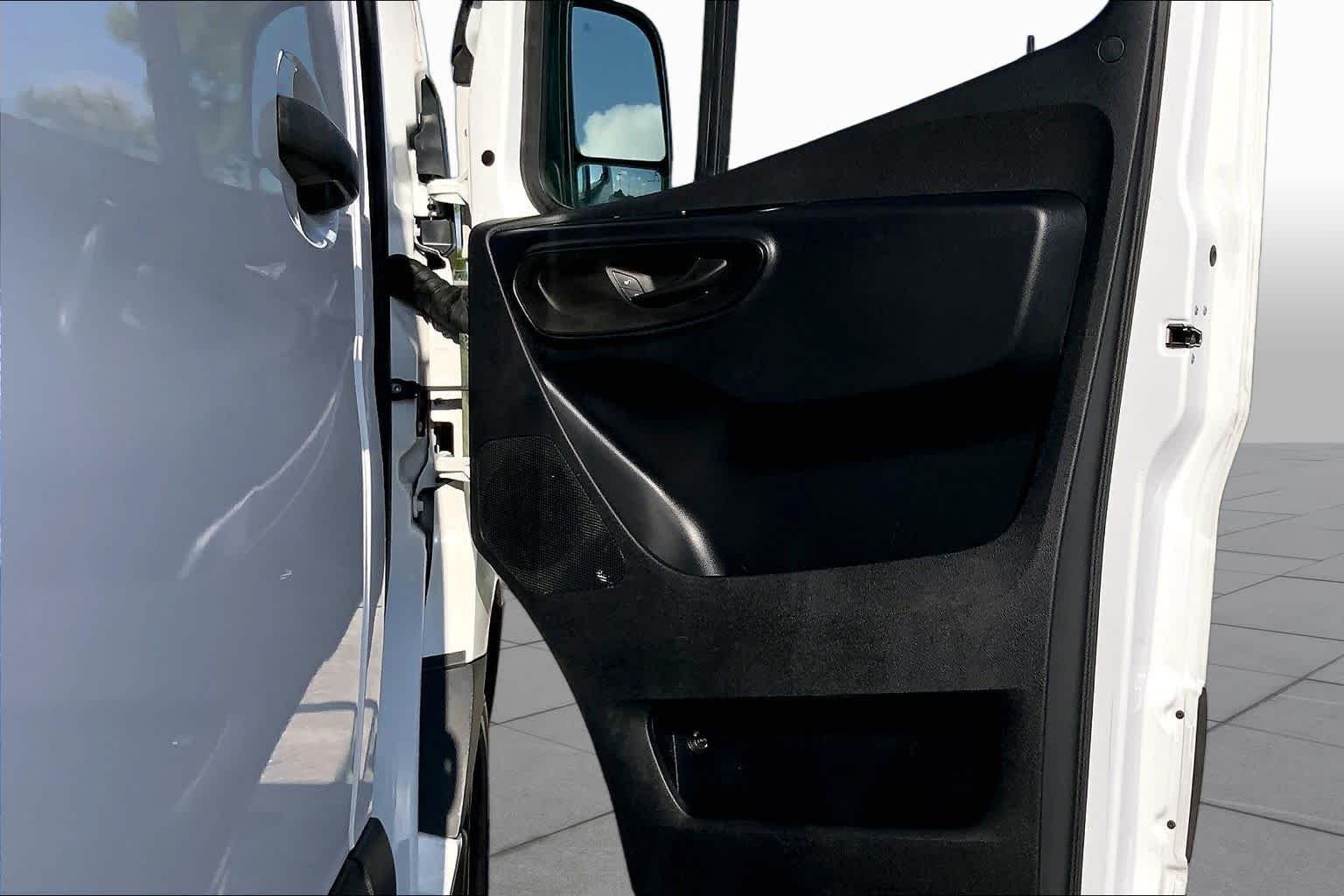 Used 2024 Arctic White Mercedes-Benz  image 19