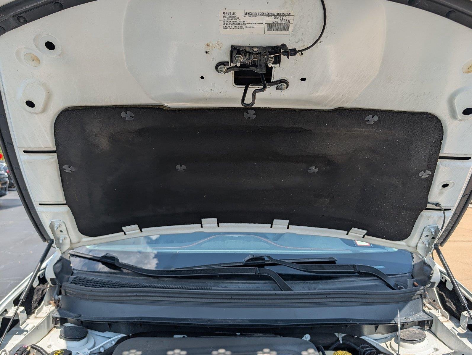 Used 2015 Bright White Clearcoat Jeep Trailhawk image 33