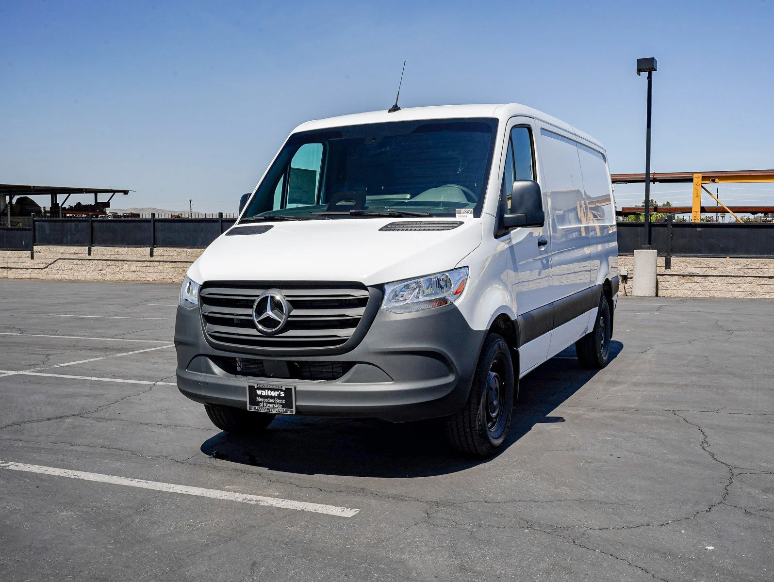 2025 Mercedes-Benz Sprinter 2500 144 WB's photo