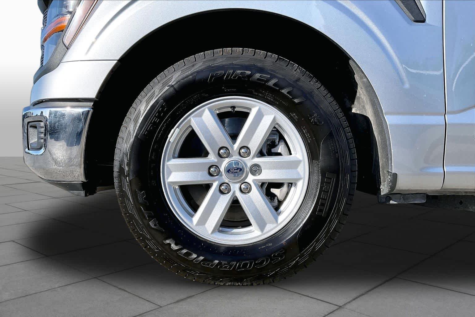 Used 2025 Iconic Silver Metallic Ford XL image 10