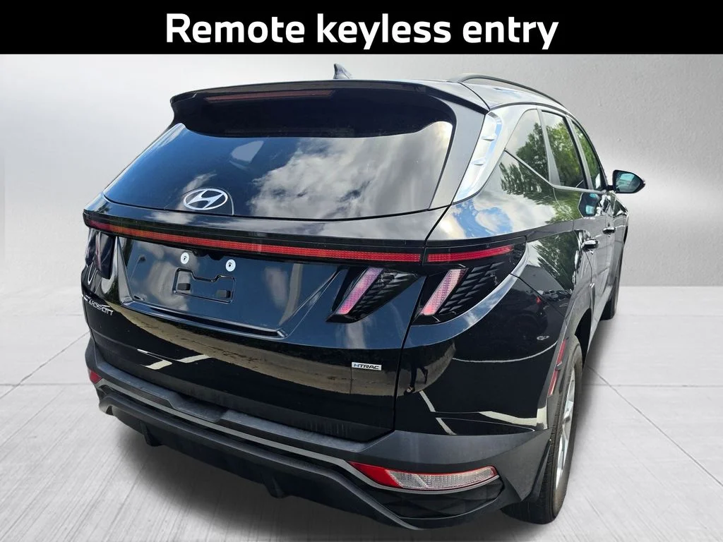 Used 2023 Black Hyundai SEL image 6