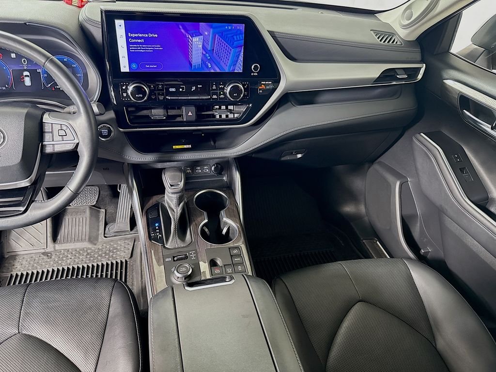 Used 2023 Magnetic Gray Metallic Toyota Platinum image 25