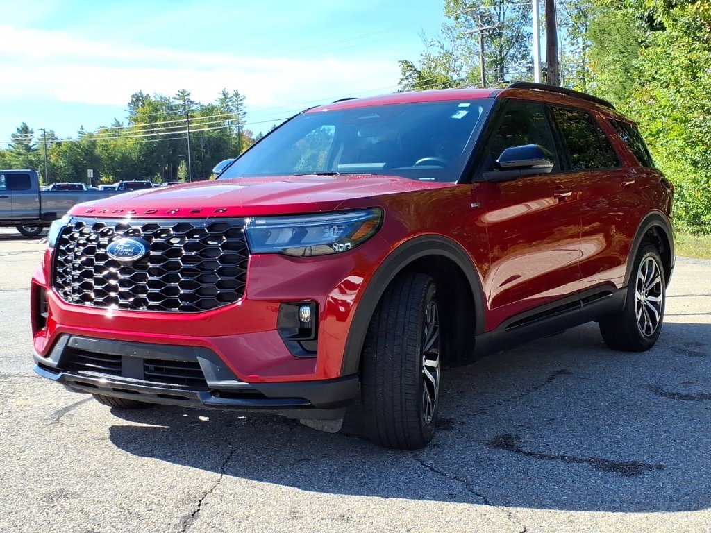 Certified Used 2025 Red Metallic Ford ST-Line image 7