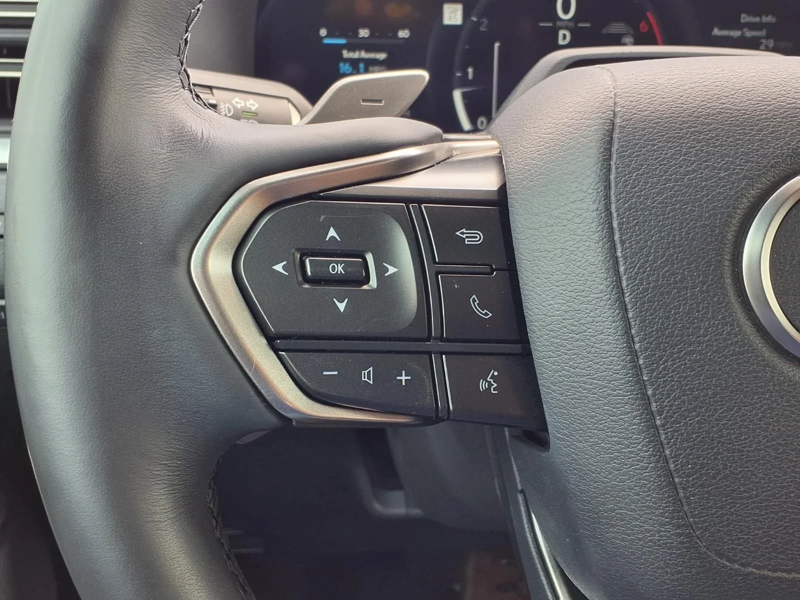 Used 2024 Black Lexus 550 Luxury image 23