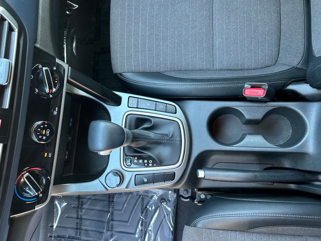 Used 2021 White Kia S image 19