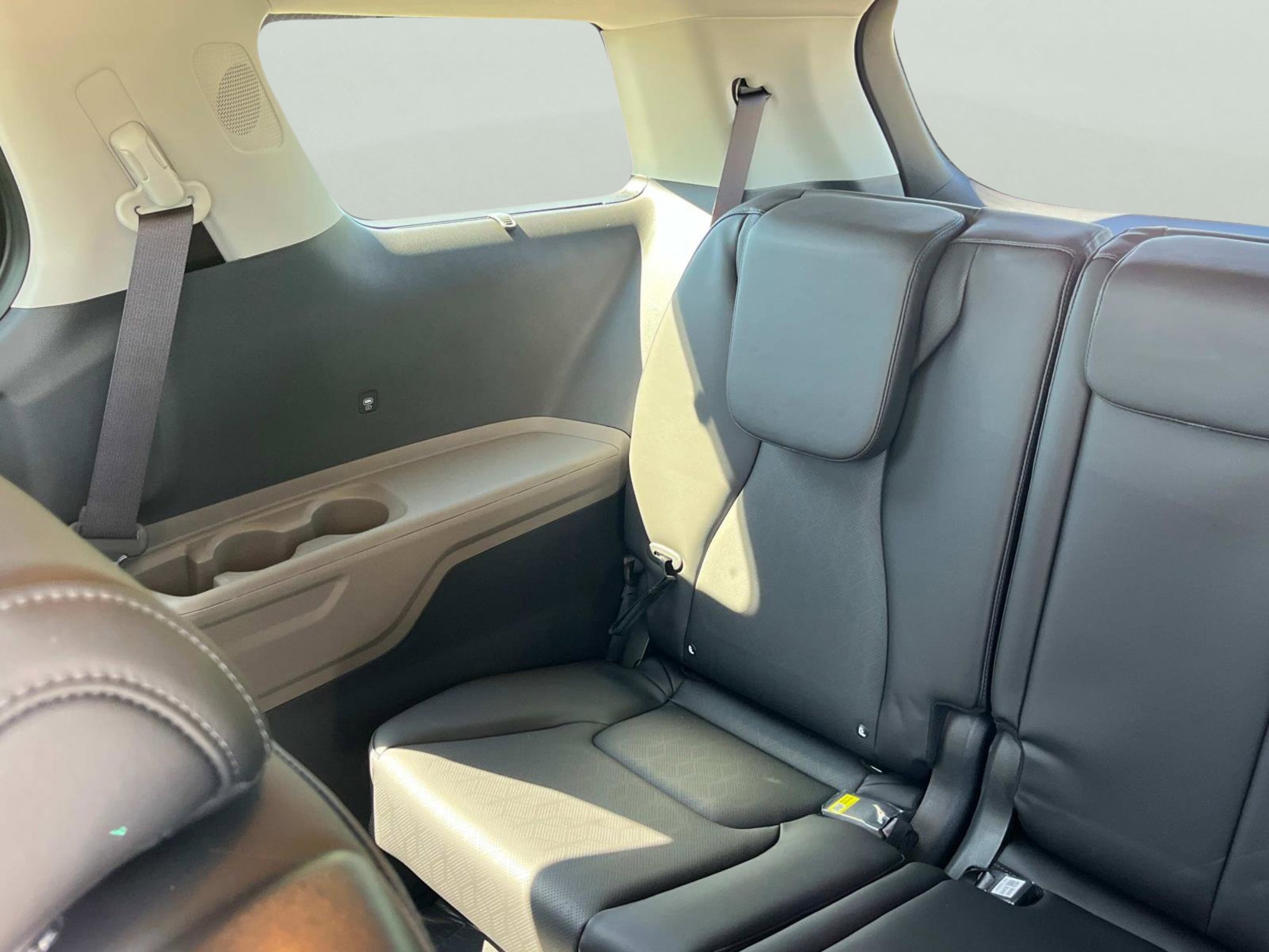 New 2026 Ivory Silver Kia EX image 24