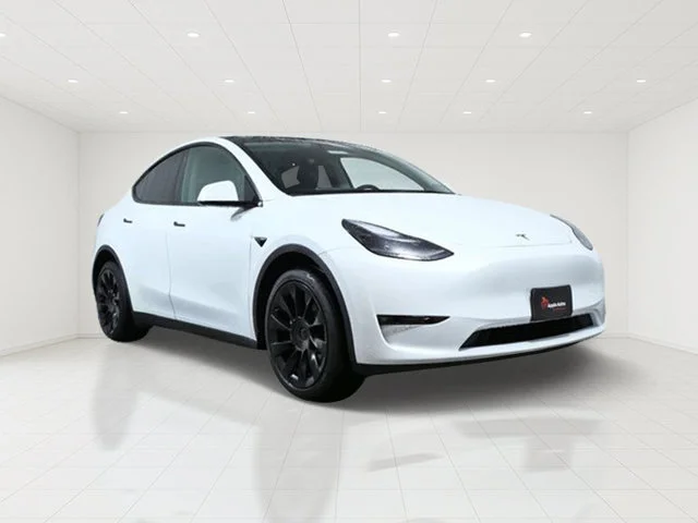 Used 2023  Tesla Long Range image 1