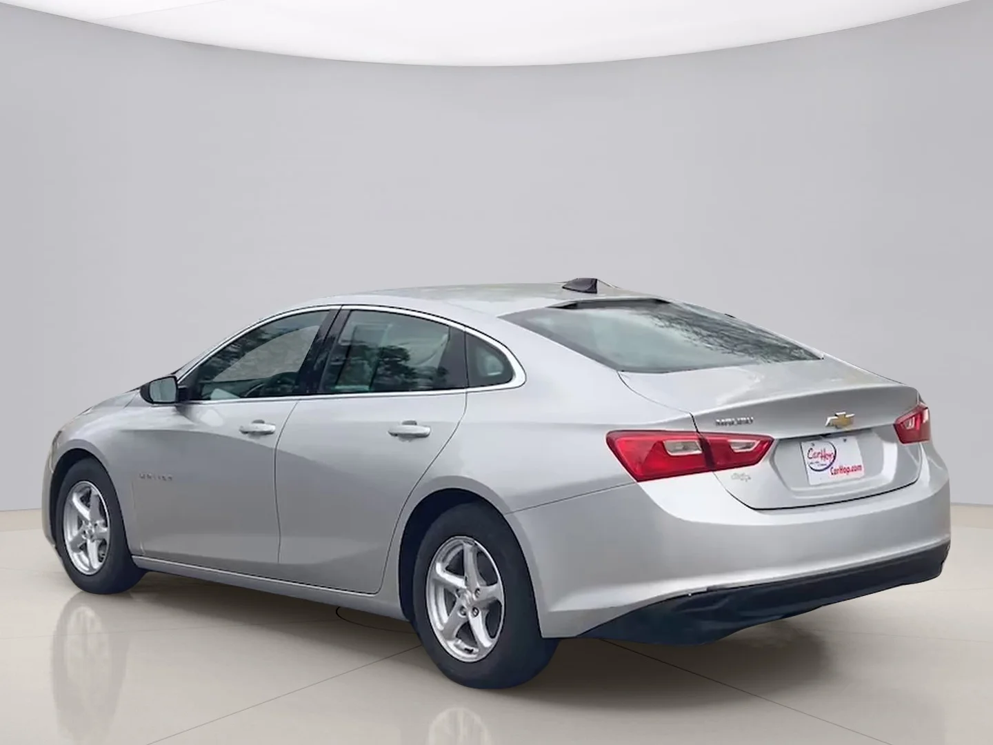 Used 2017 Silver Chevrolet LS image 3