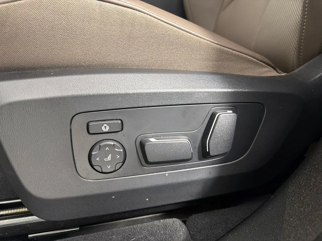 Certified Used 2025 Dark Graphite Metallic BMW 30 xDrive image 24
