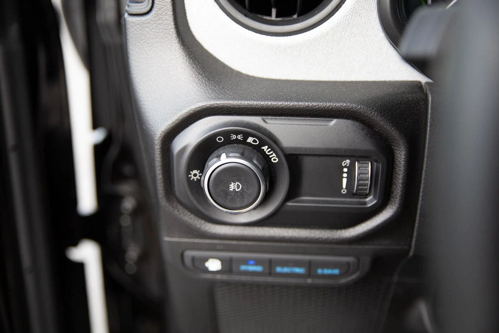 Used 2024 Black Clearcoat Jeep Sport S image 18
