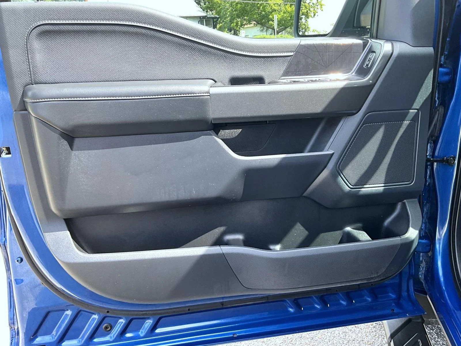 Used 2023 Blue Ford XLT image 11