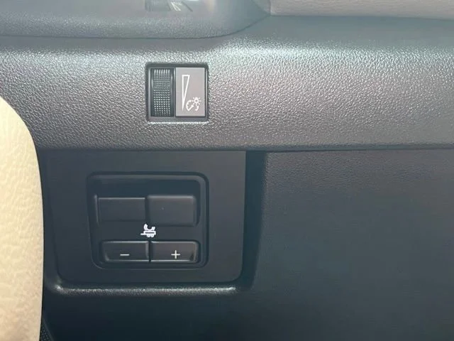 Used 2023 Onyx Black GMC Denali image 35