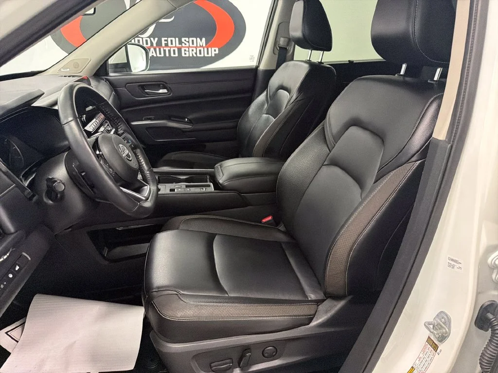 Used 2024 White Nissan SL image 14