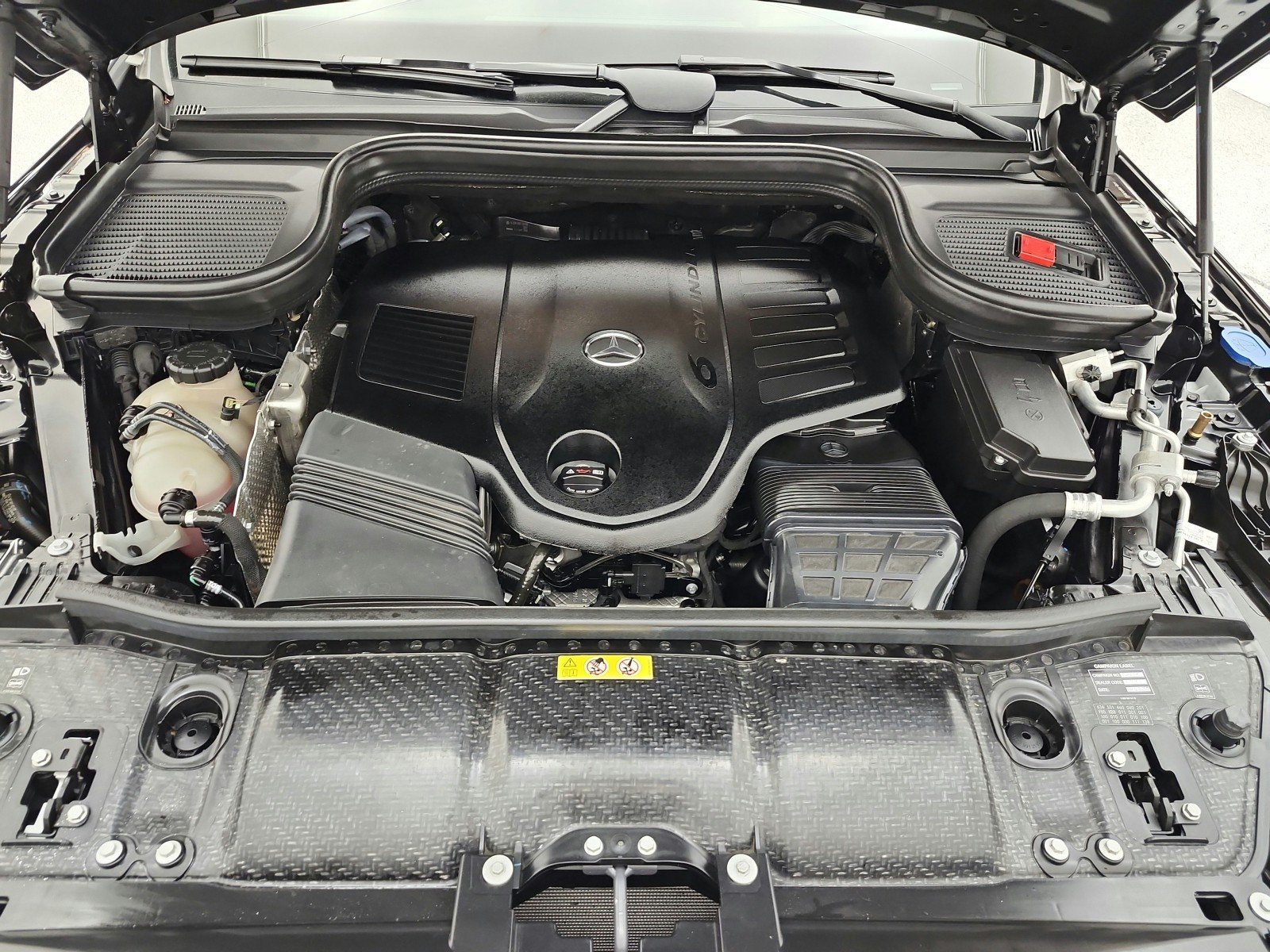 Used 2023 Black Mercedes-Benz GLE 450 4MATIC® SUV image 17