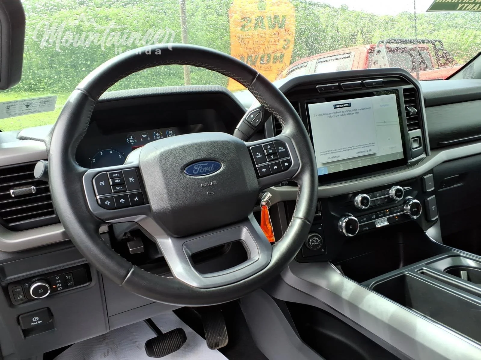 Used 2024 Oxford White Ford XLT image 11