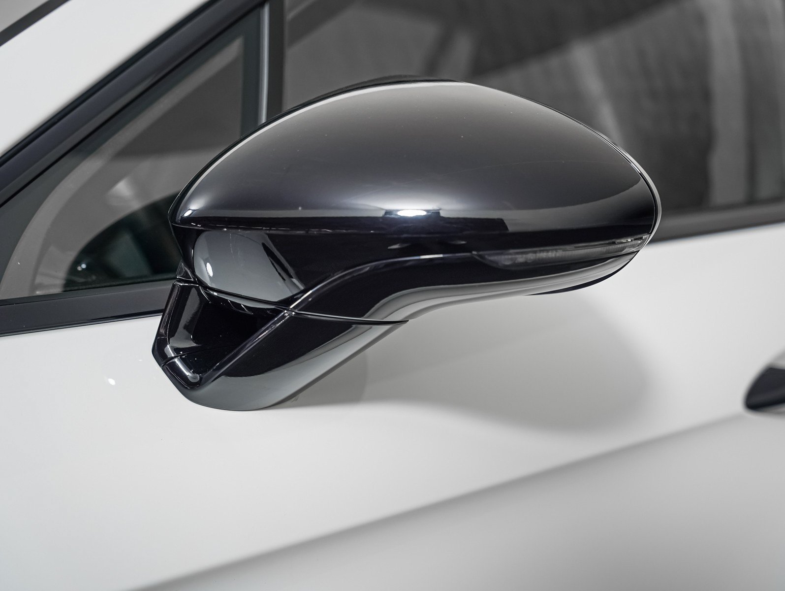 Certified Used 2023 White Porsche 4 E-Hybrid image 29