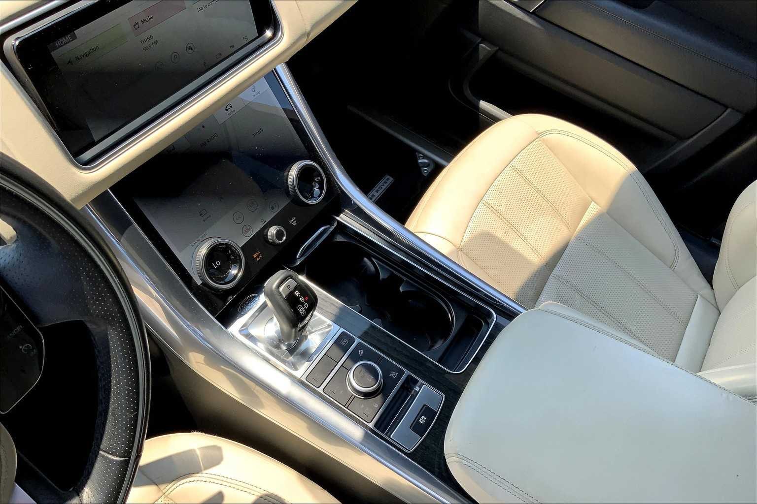 Used 2021 Fuji White Land Rover HSE Silver Edition image 29